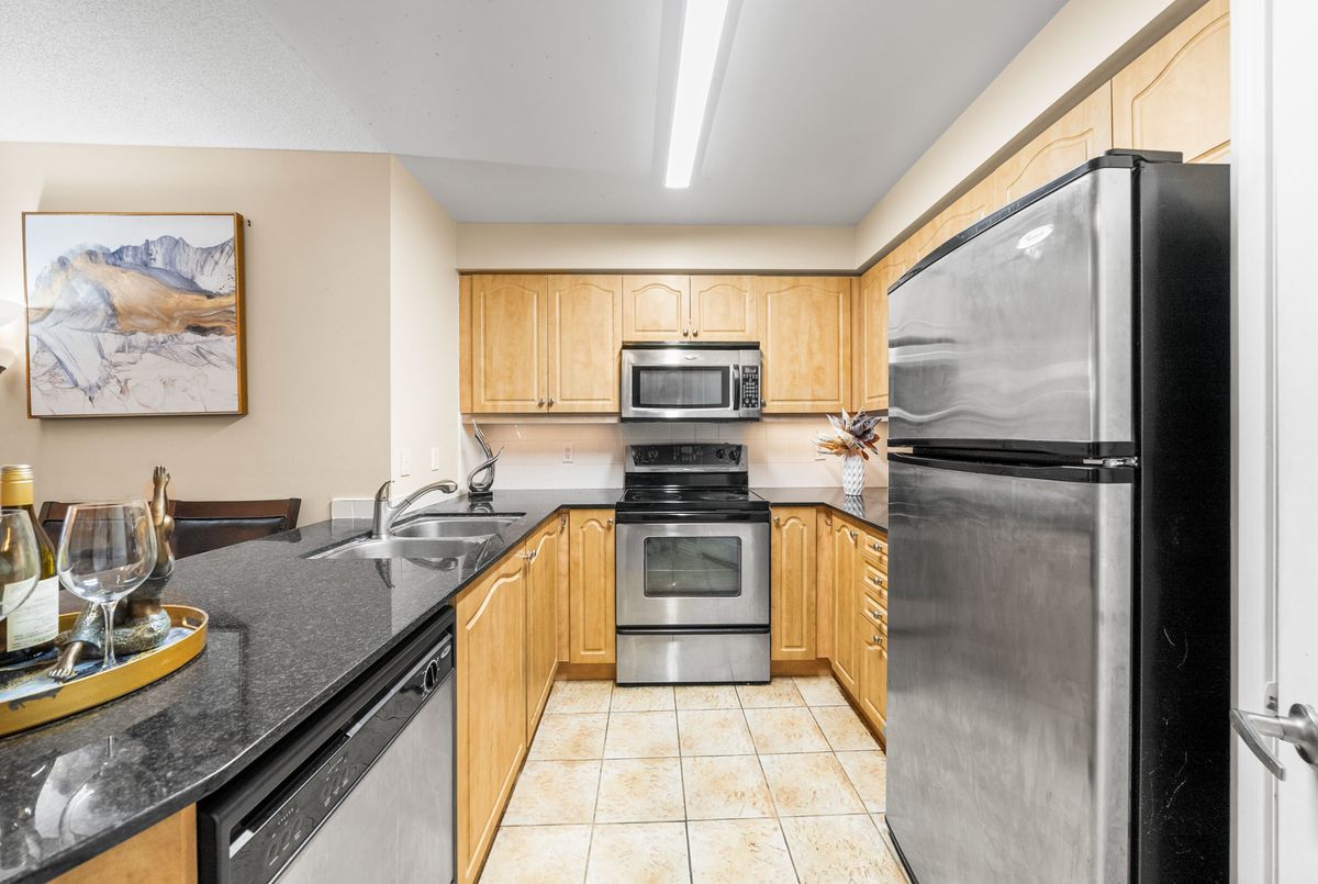 317-509 Beecroft Road 317-509 Beecroft Road Toronto C07