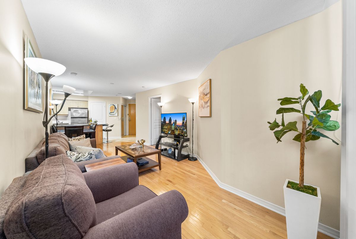 317-509 Beecroft Road 317-509 Beecroft Road Toronto C07