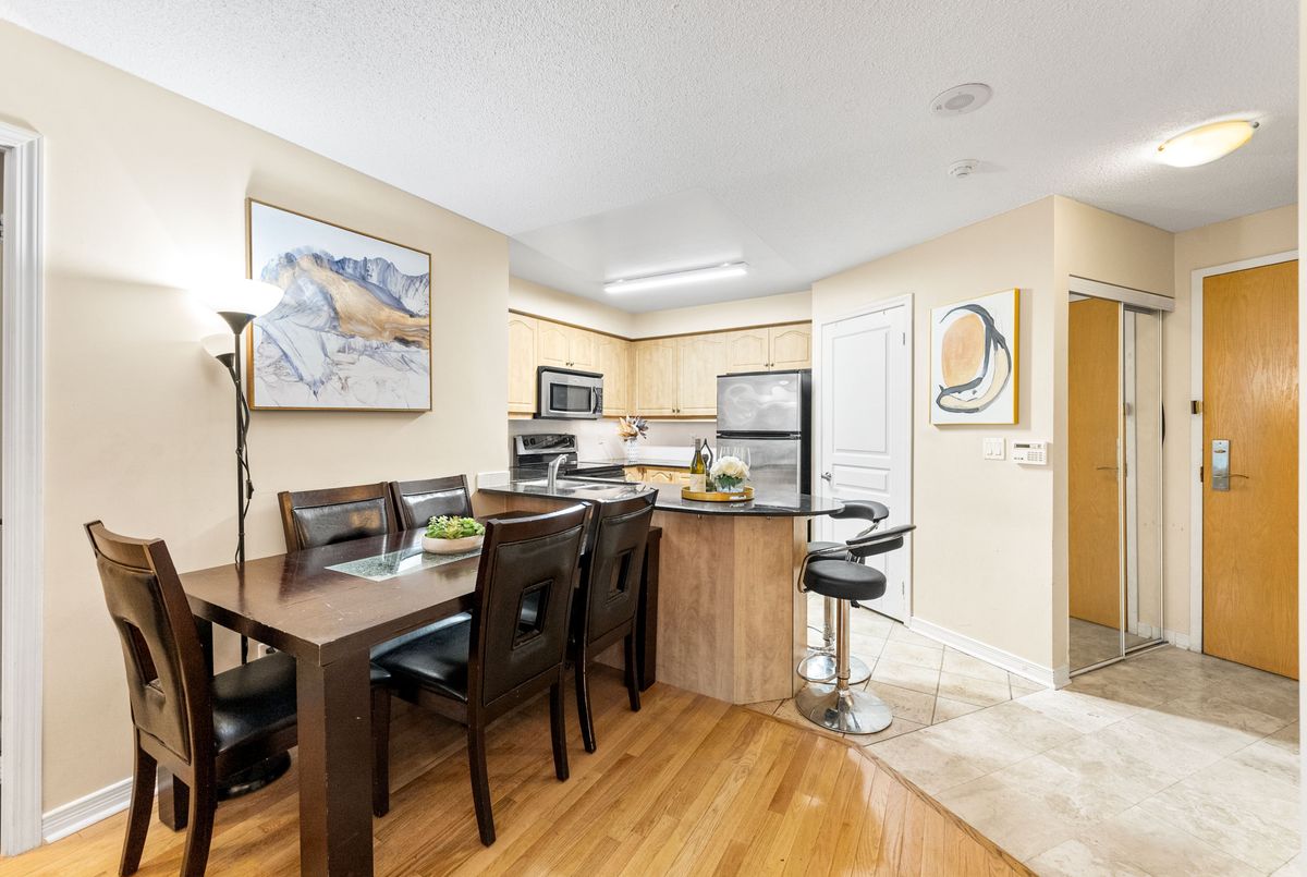 317-509 Beecroft Road 317-509 Beecroft Road Toronto C07