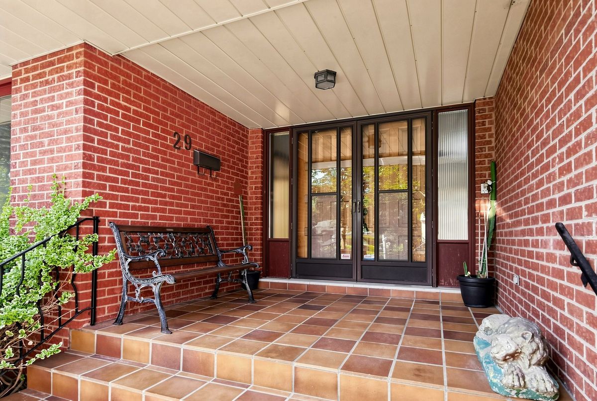 29 Ernest Avenue 29 Ernest Avenue Toronto C15
