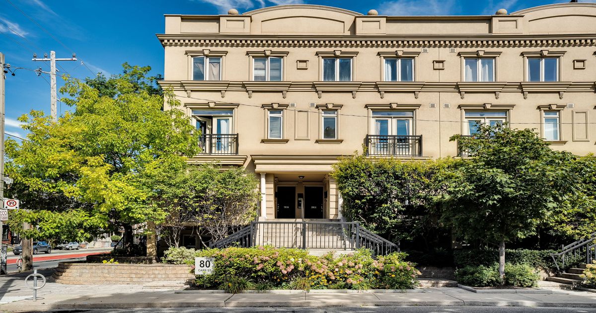 TH22-80 Carr Street Toronto C01