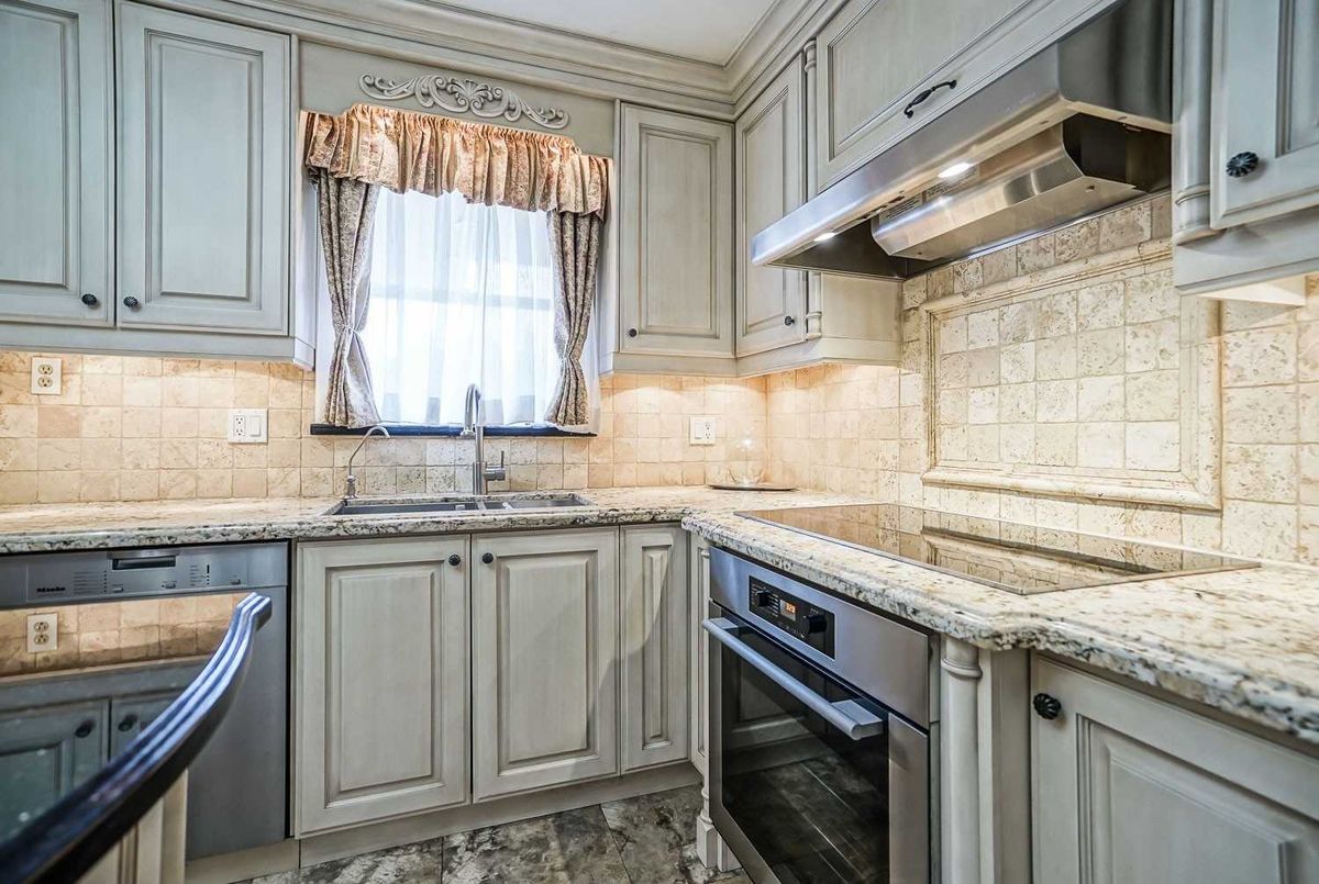 88 Fifeshire Rd 88 Fifeshire Rd Toronto