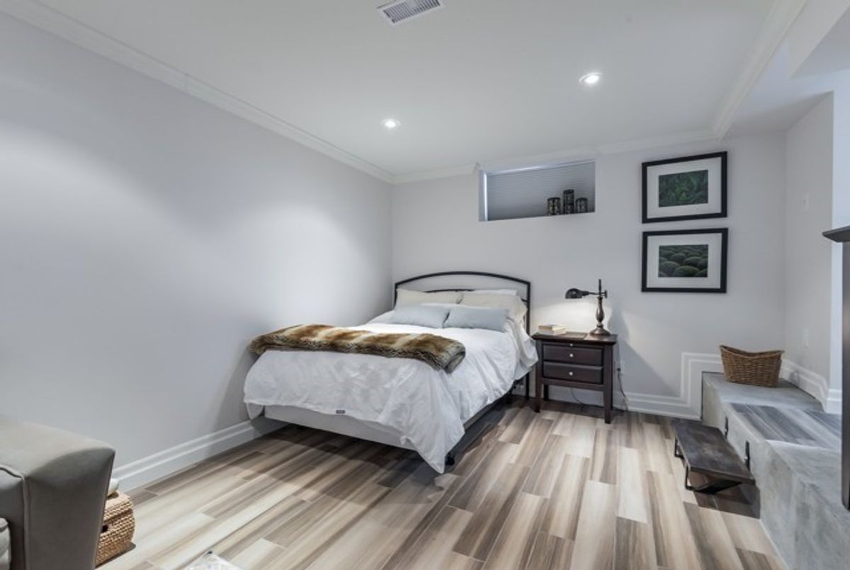 5 Leona Dr 5 Leona Dr Toronto