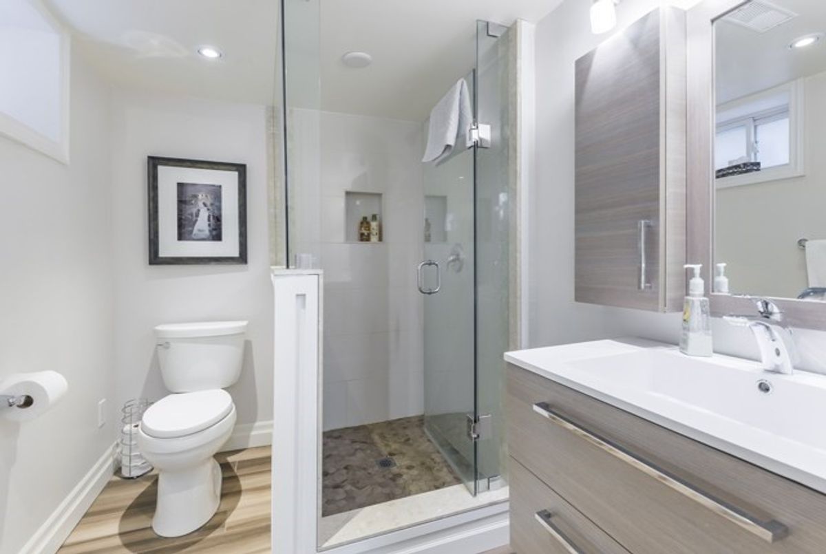 5 Leona Dr 5 Leona Dr Toronto