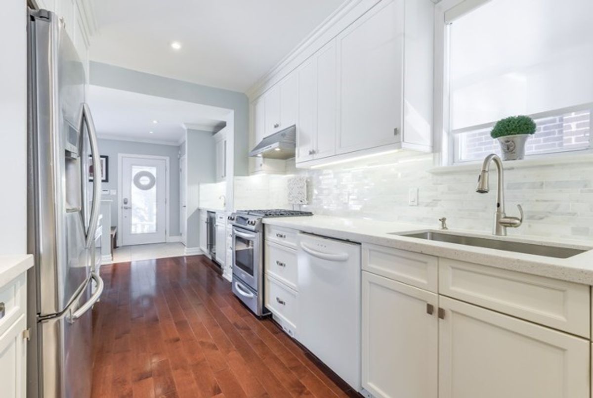 5 Leona Dr 5 Leona Dr Toronto