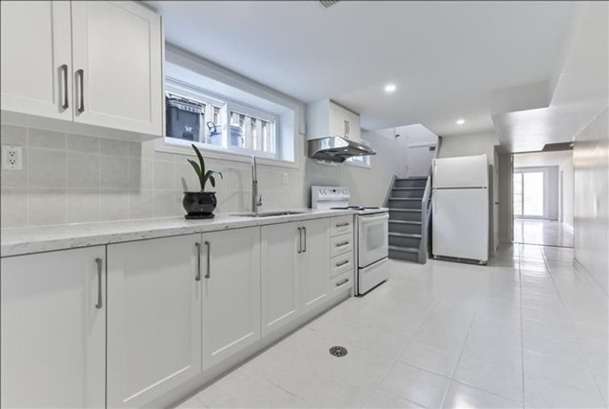 356 Woodsworth Rd 356 Woodsworth Rd Toronto