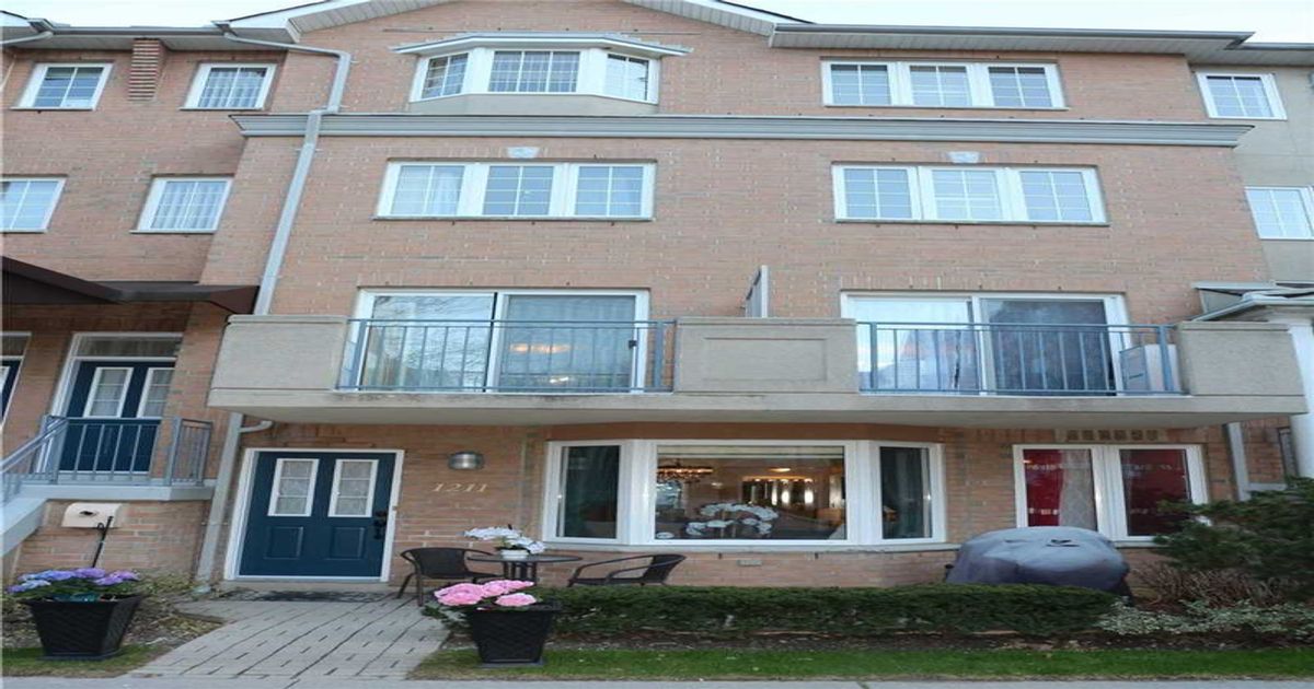 1211-28 Sommerset Way Toronto
