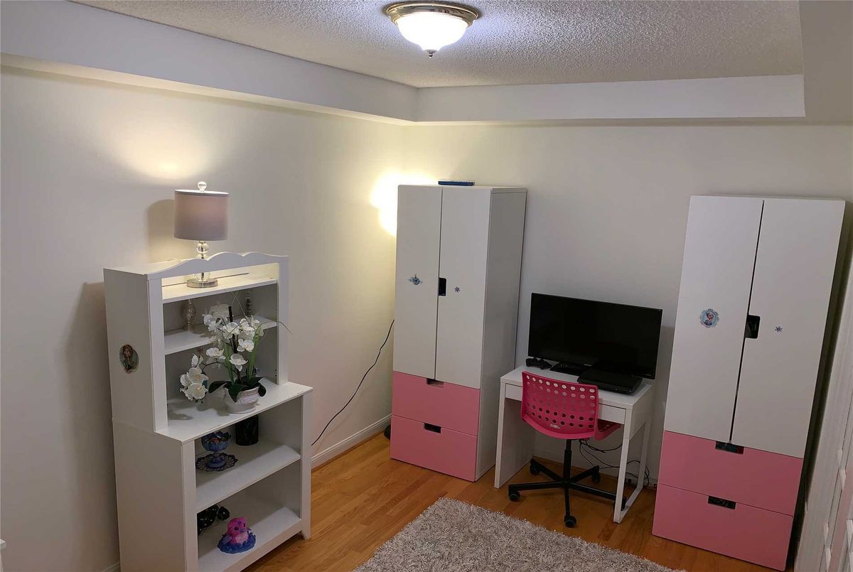 1211-28 Sommerset Way 1211-28 Sommerset Way Toronto