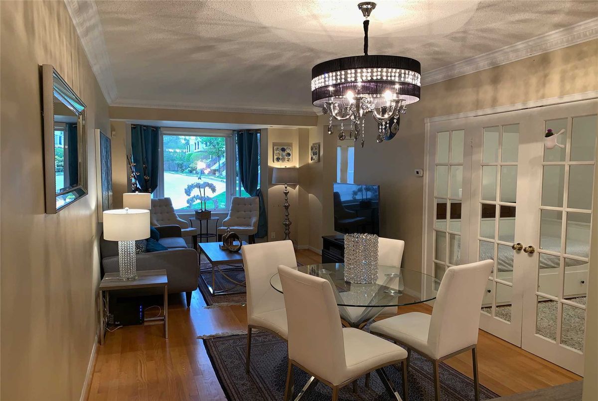 1211-28 Sommerset Way 1211-28 Sommerset Way Toronto