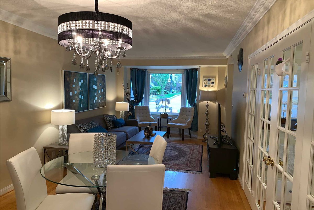 1211-28 Sommerset Way 1211-28 Sommerset Way Toronto