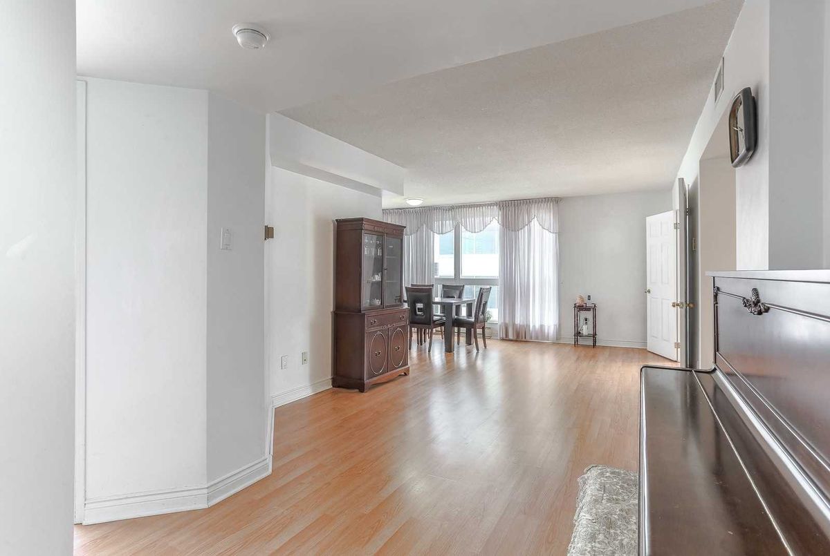 708-7 Broadway Ave 708-7 Broadway Ave Toronto
