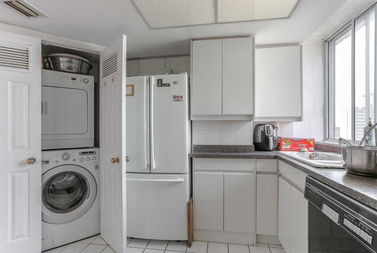 708-7 Broadway Ave 708-7 Broadway Ave Toronto