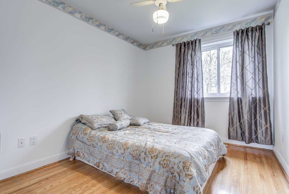 161 Newton Dr 161 Newton Dr Toronto