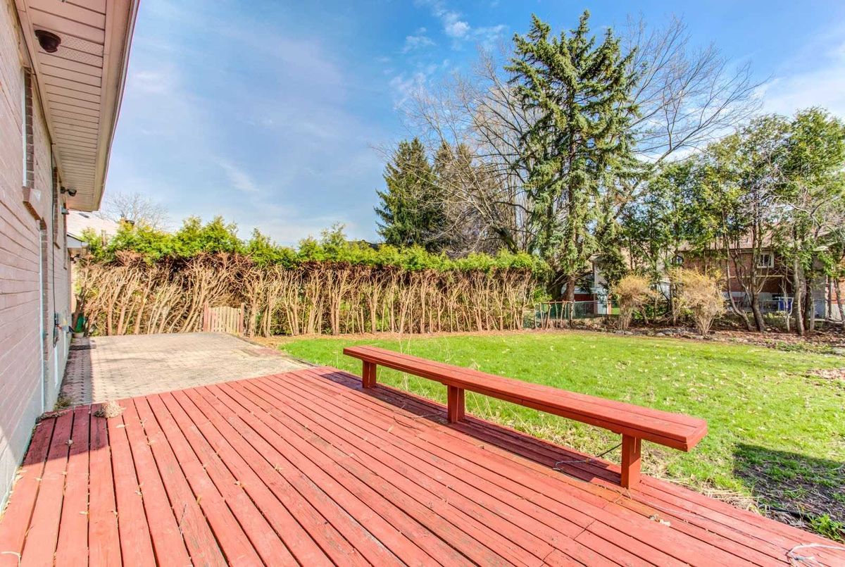 161 Newton Dr 161 Newton Dr Toronto