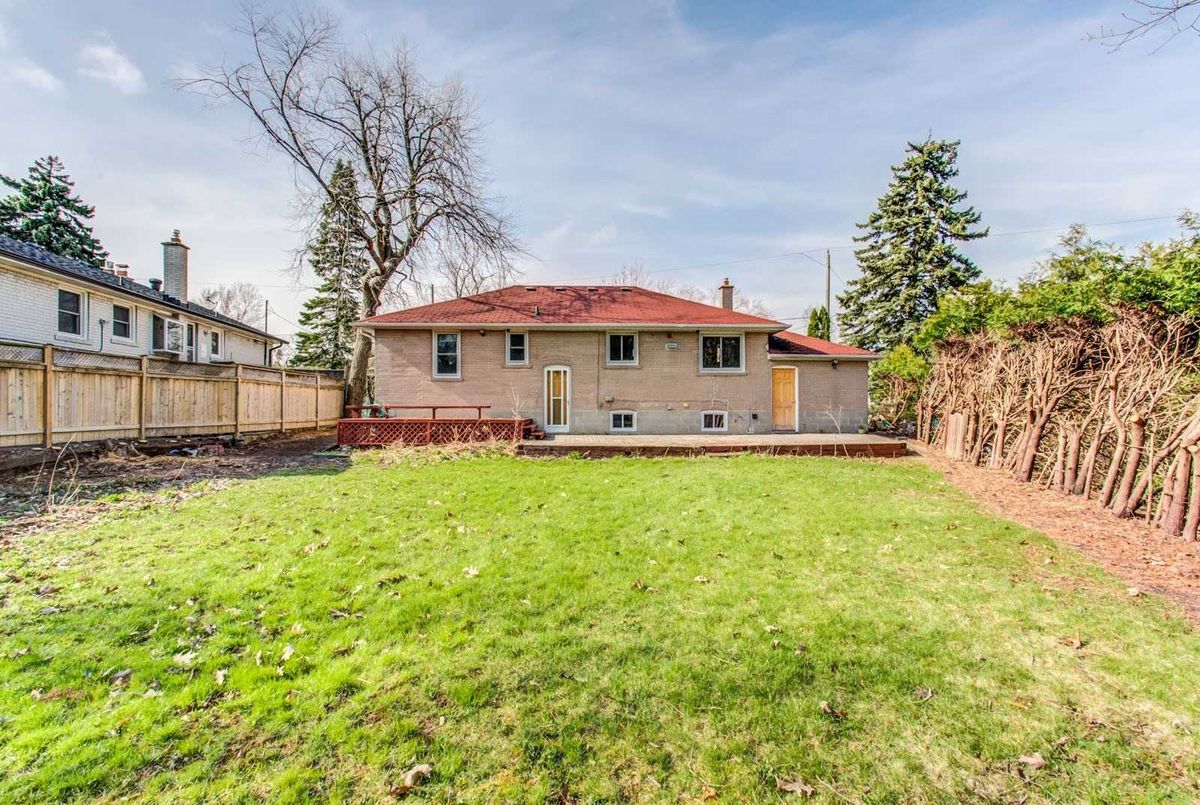 161 Newton Dr 161 Newton Dr Toronto