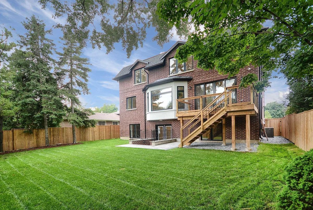 88 Lesgay Cres 88 Lesgay Cres Toronto