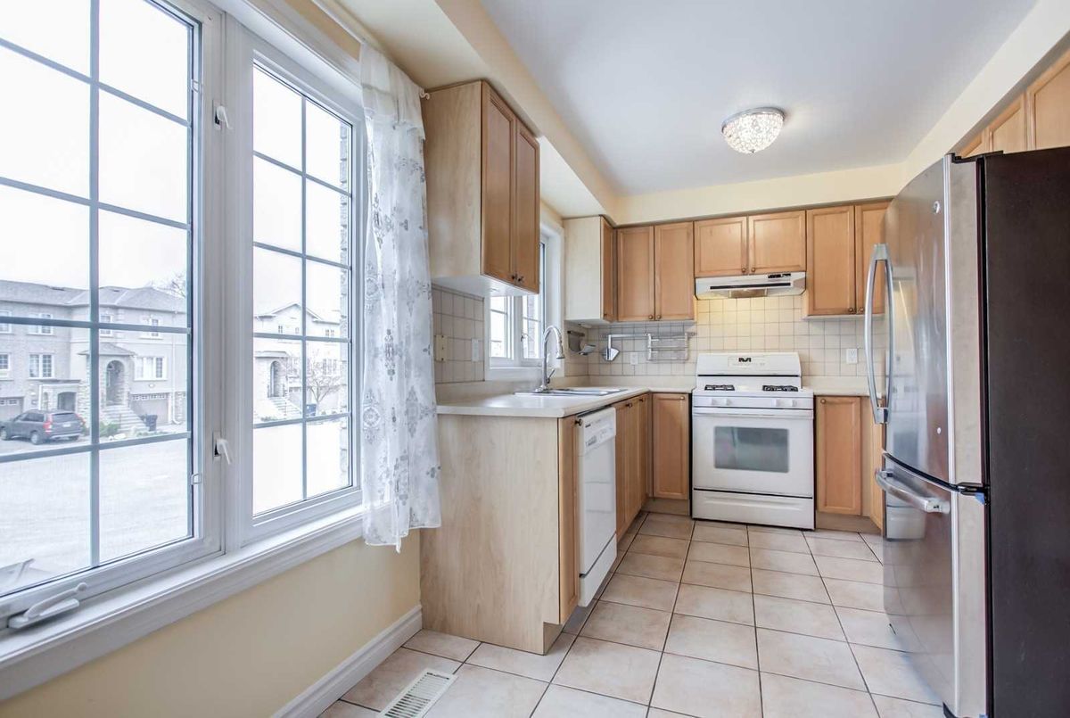 31 Rodeo Crt 31 Rodeo Crt Toronto