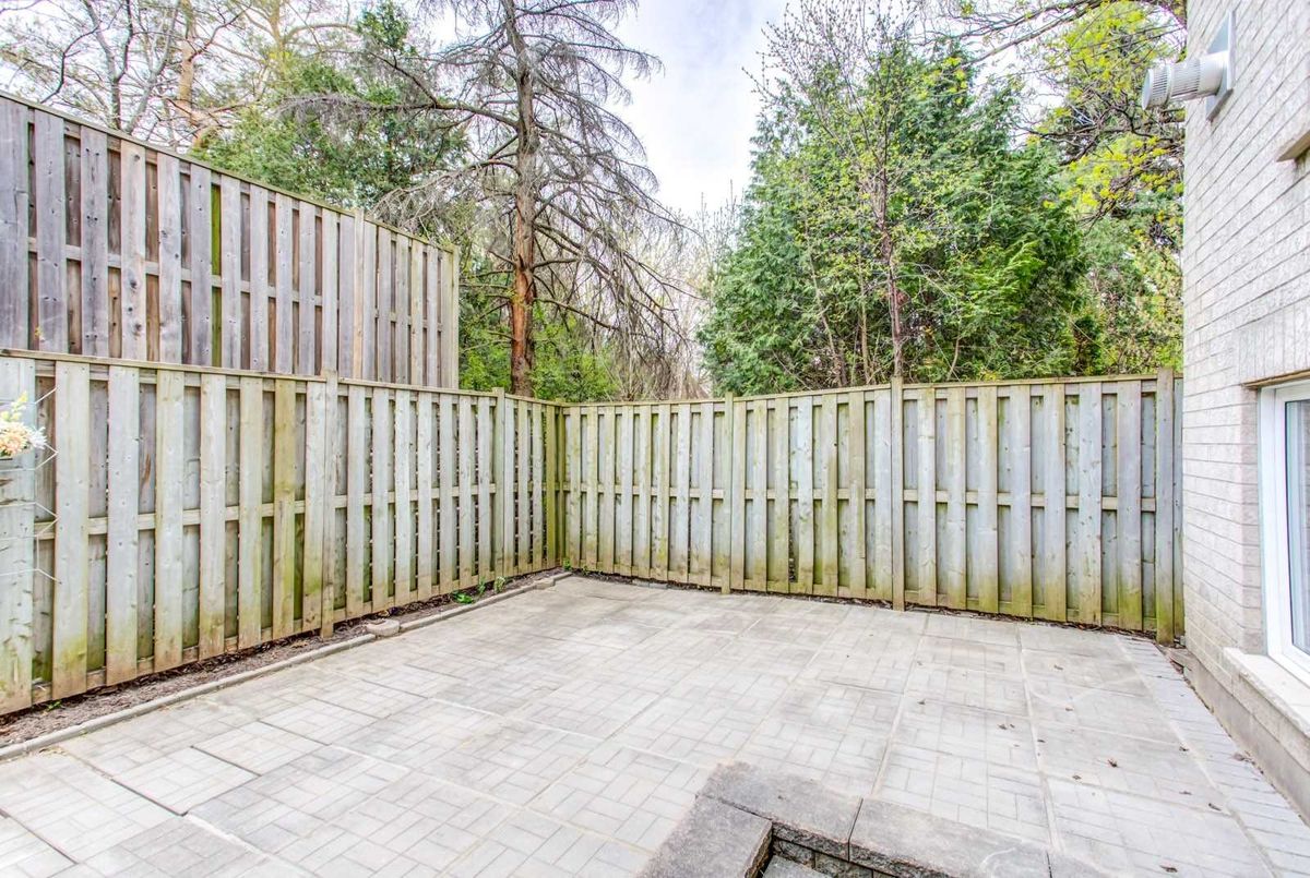 31 Rodeo Crt 31 Rodeo Crt Toronto