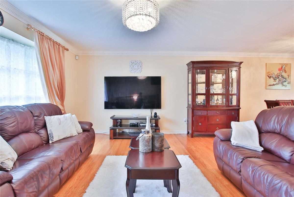 9 Marthclare Ave 9 Marthclare Ave Toronto