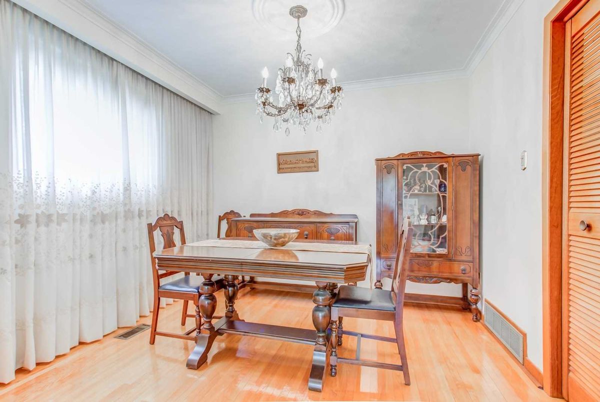 166 Hendon Ave 166 Hendon Ave Toronto