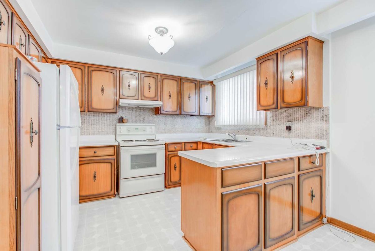 166 Hendon Ave 166 Hendon Ave Toronto
