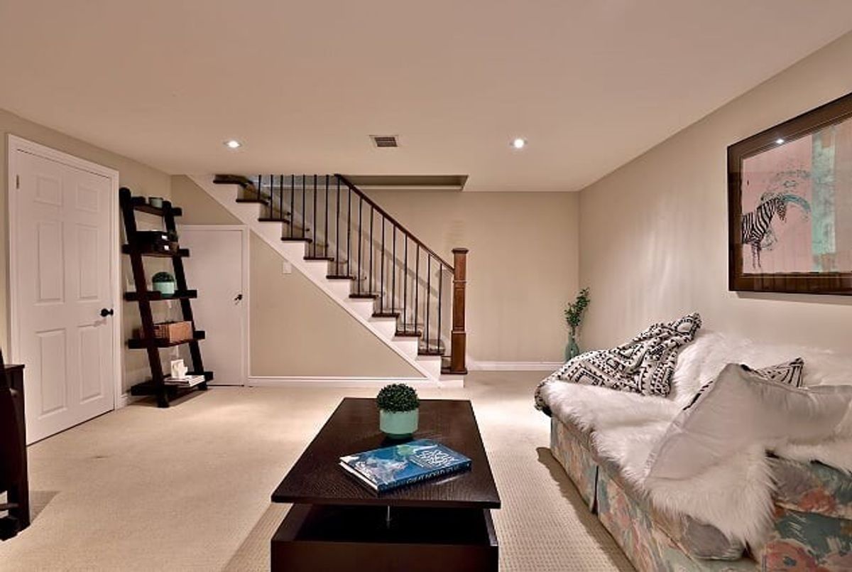 250 Burnett Ave 250 Burnett Ave Toronto