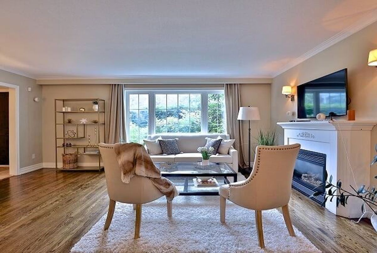 250 Burnett Ave 250 Burnett Ave Toronto