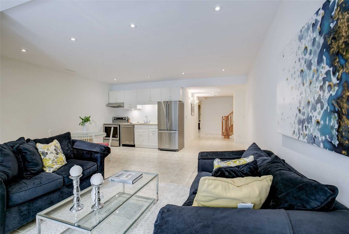 106 Parkview Ave 106 Parkview Ave Toronto