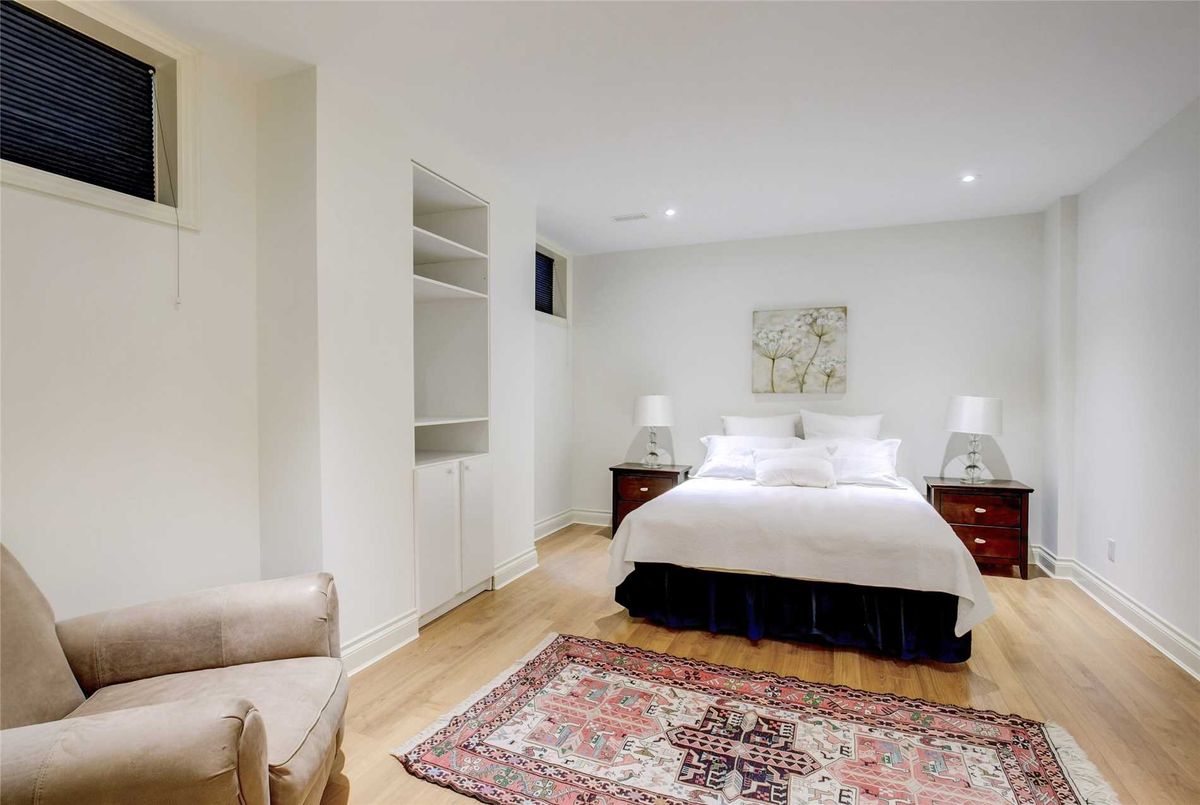 106 Parkview Ave 106 Parkview Ave Toronto