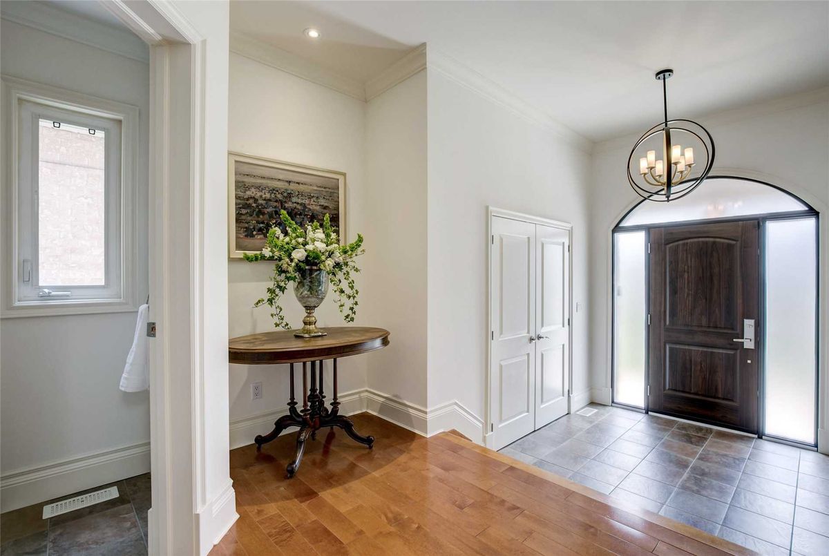 106 Parkview Ave 106 Parkview Ave Toronto