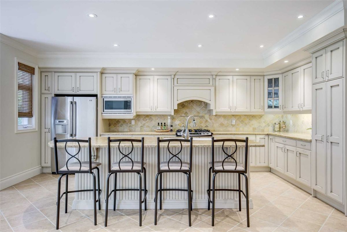 106 Parkview Ave 106 Parkview Ave Toronto