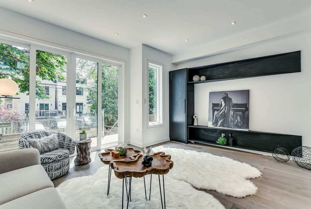 507 Cranbrooke Ave 507 Cranbrooke Ave Toronto
