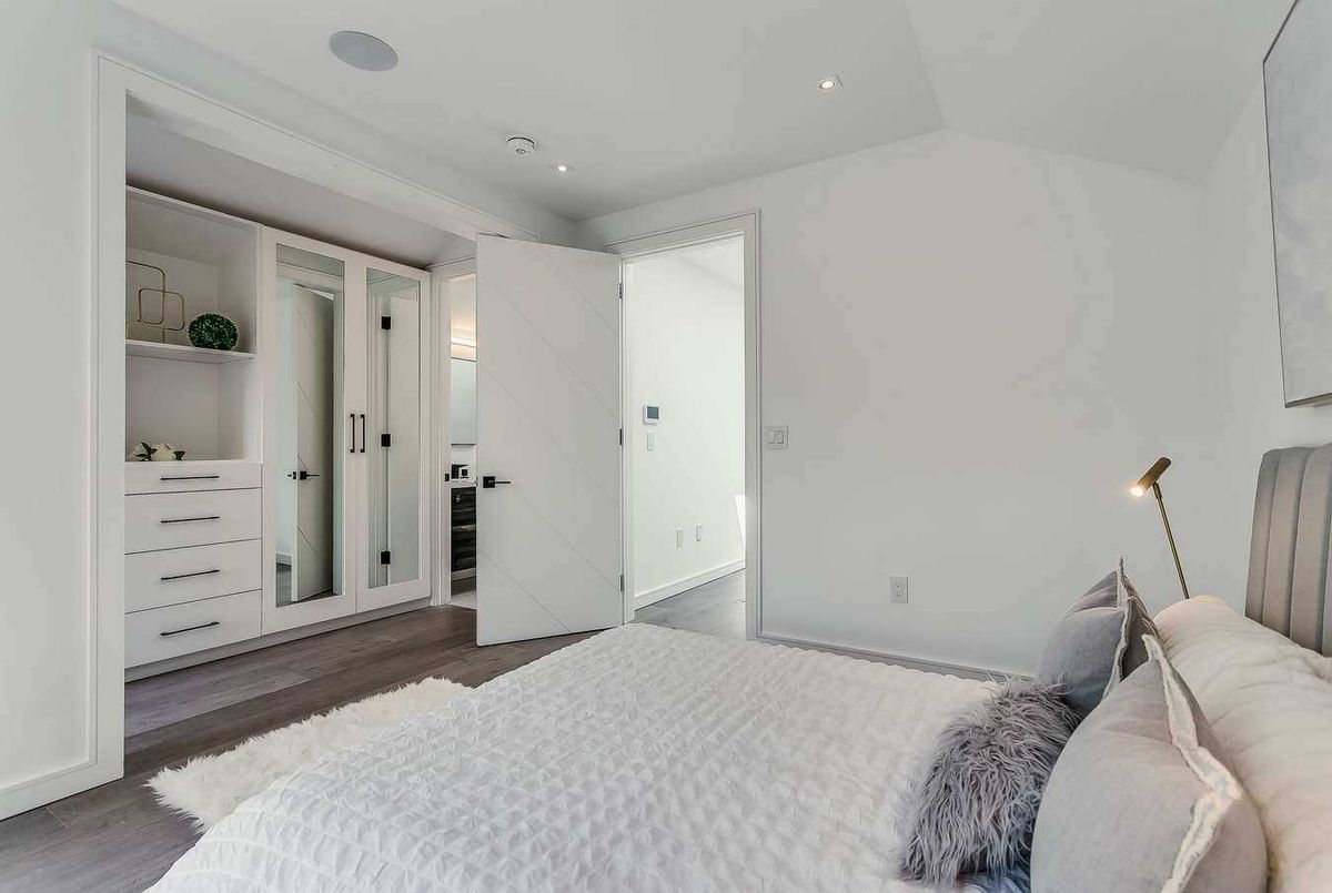 507 Cranbrooke Ave 507 Cranbrooke Ave Toronto