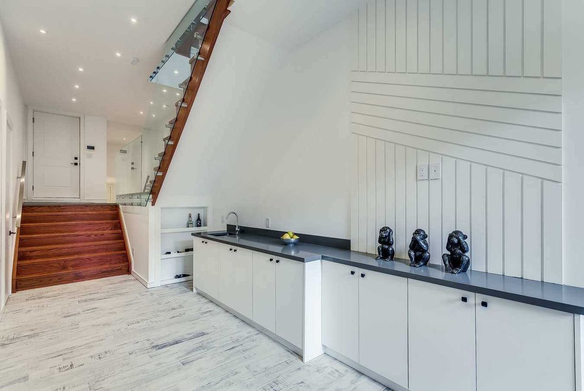 507 Cranbrooke Ave 507 Cranbrooke Ave Toronto