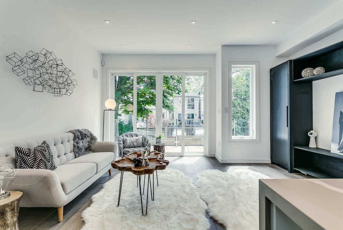 507 Cranbrooke Ave 507 Cranbrooke Ave Toronto