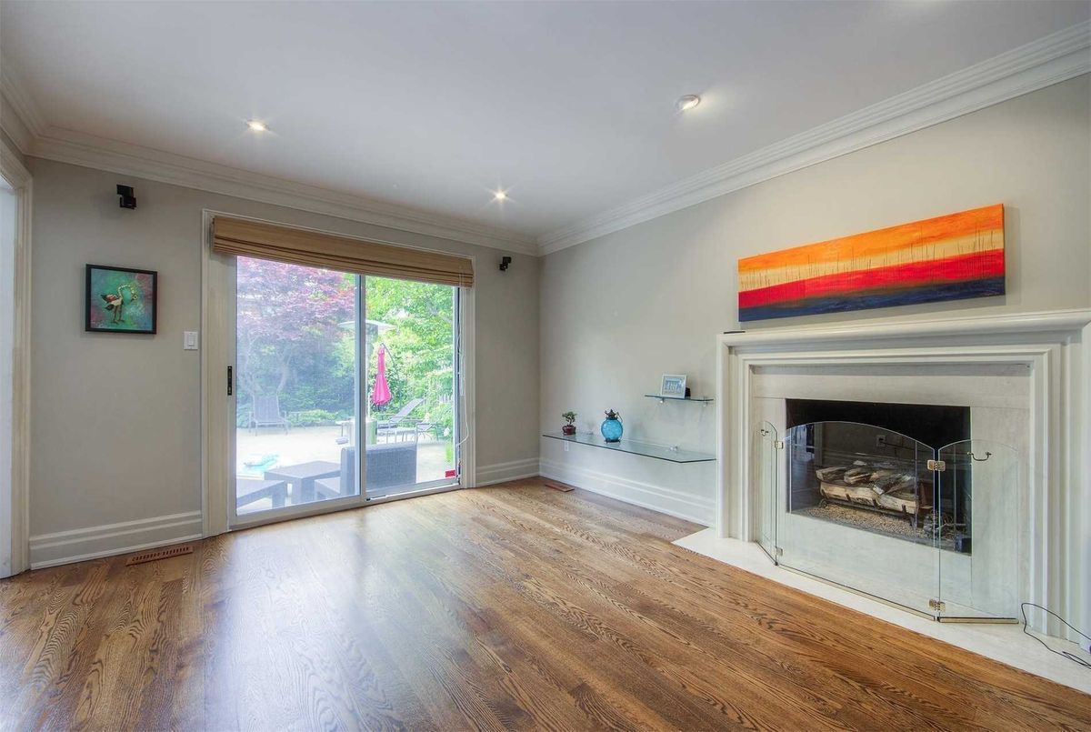 12 Chipstead Rd 12 Chipstead Rd Toronto