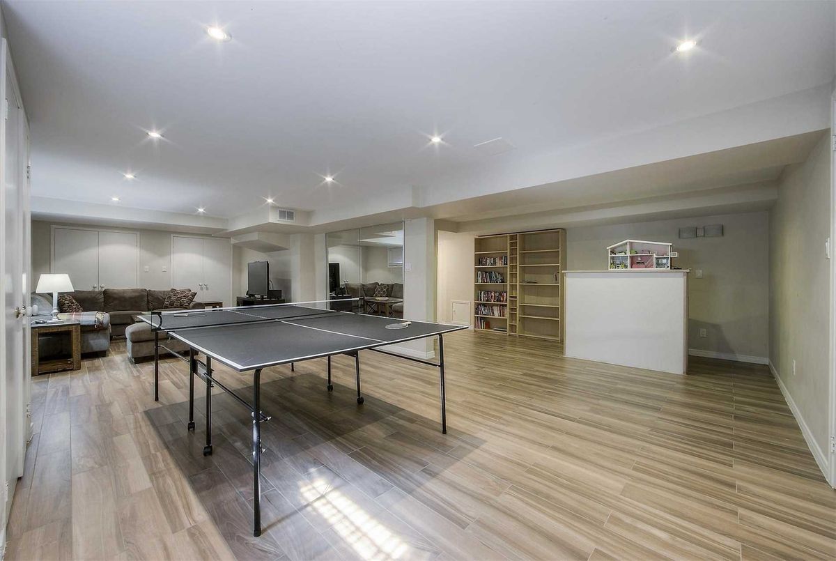 12 Chipstead Rd 12 Chipstead Rd Toronto