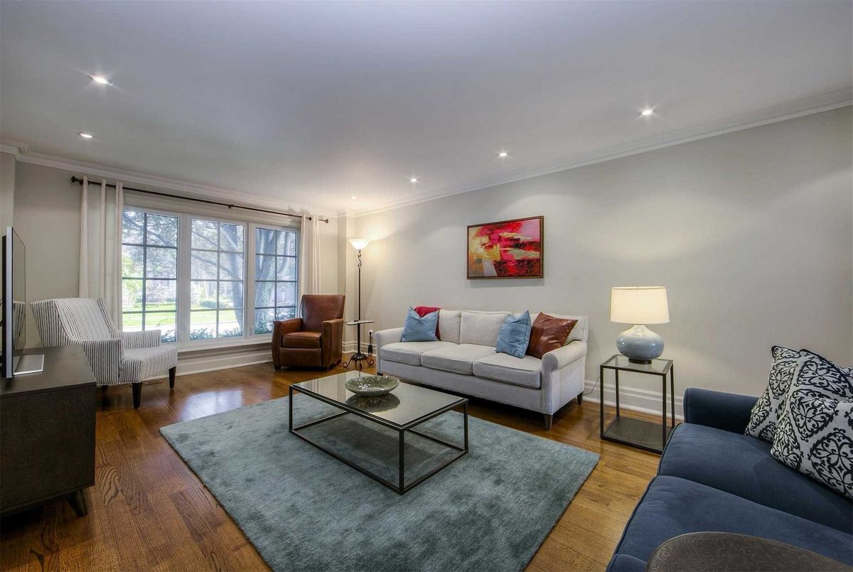 12 Chipstead Rd 12 Chipstead Rd Toronto
