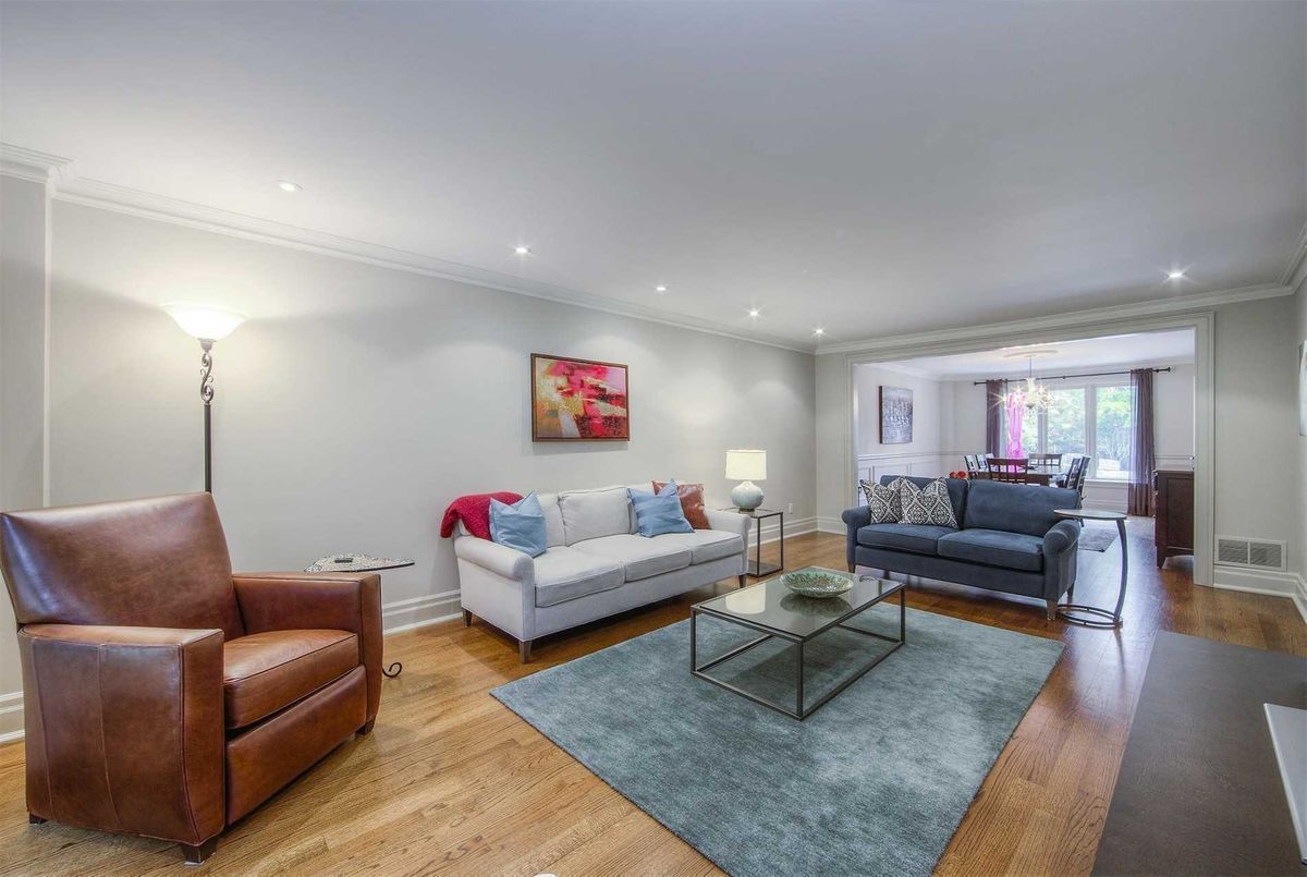 12 Chipstead Rd 12 Chipstead Rd Toronto