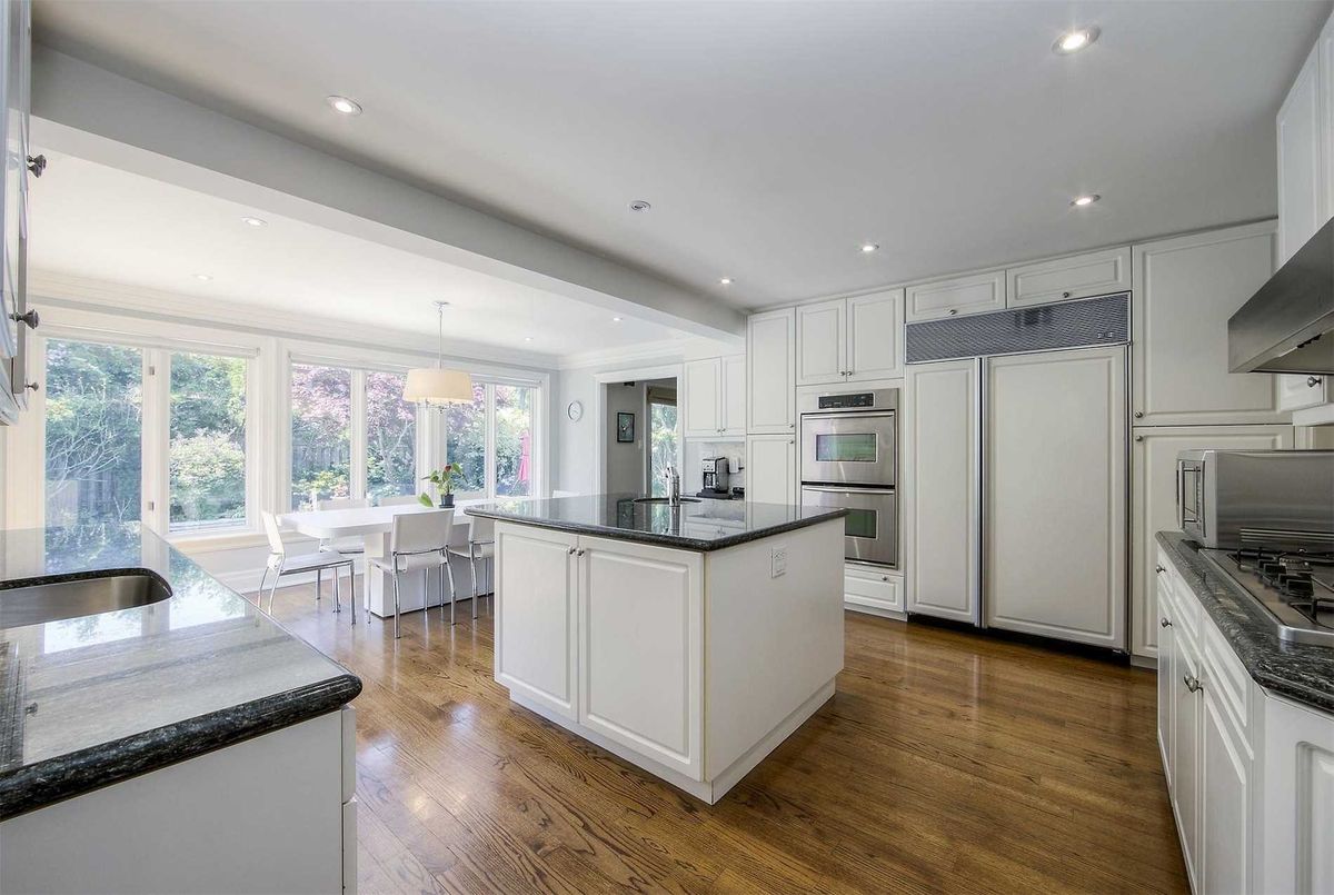12 Chipstead Rd 12 Chipstead Rd Toronto