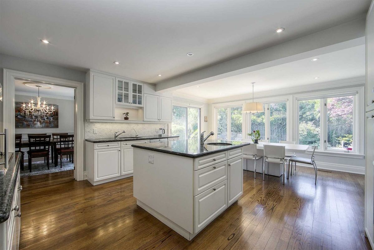 12 Chipstead Rd 12 Chipstead Rd Toronto