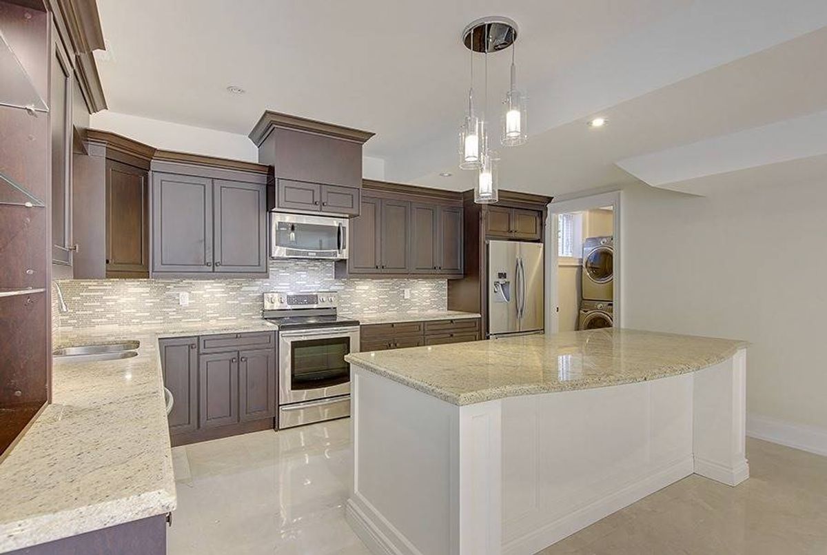 146 Northwood Dr 146 Northwood Dr Toronto
