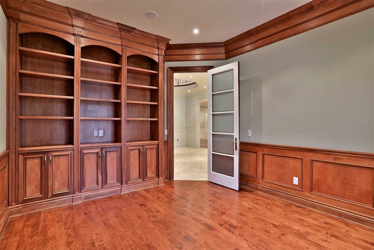 10 Cedarwood Ave 10 Cedarwood Ave Toronto