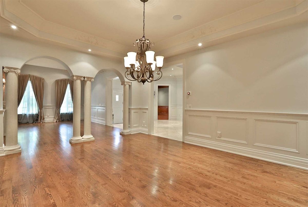 10 Cedarwood Ave 10 Cedarwood Ave Toronto