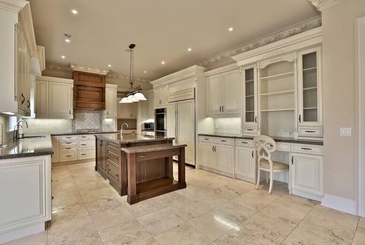 10 Cedarwood Ave 10 Cedarwood Ave Toronto
