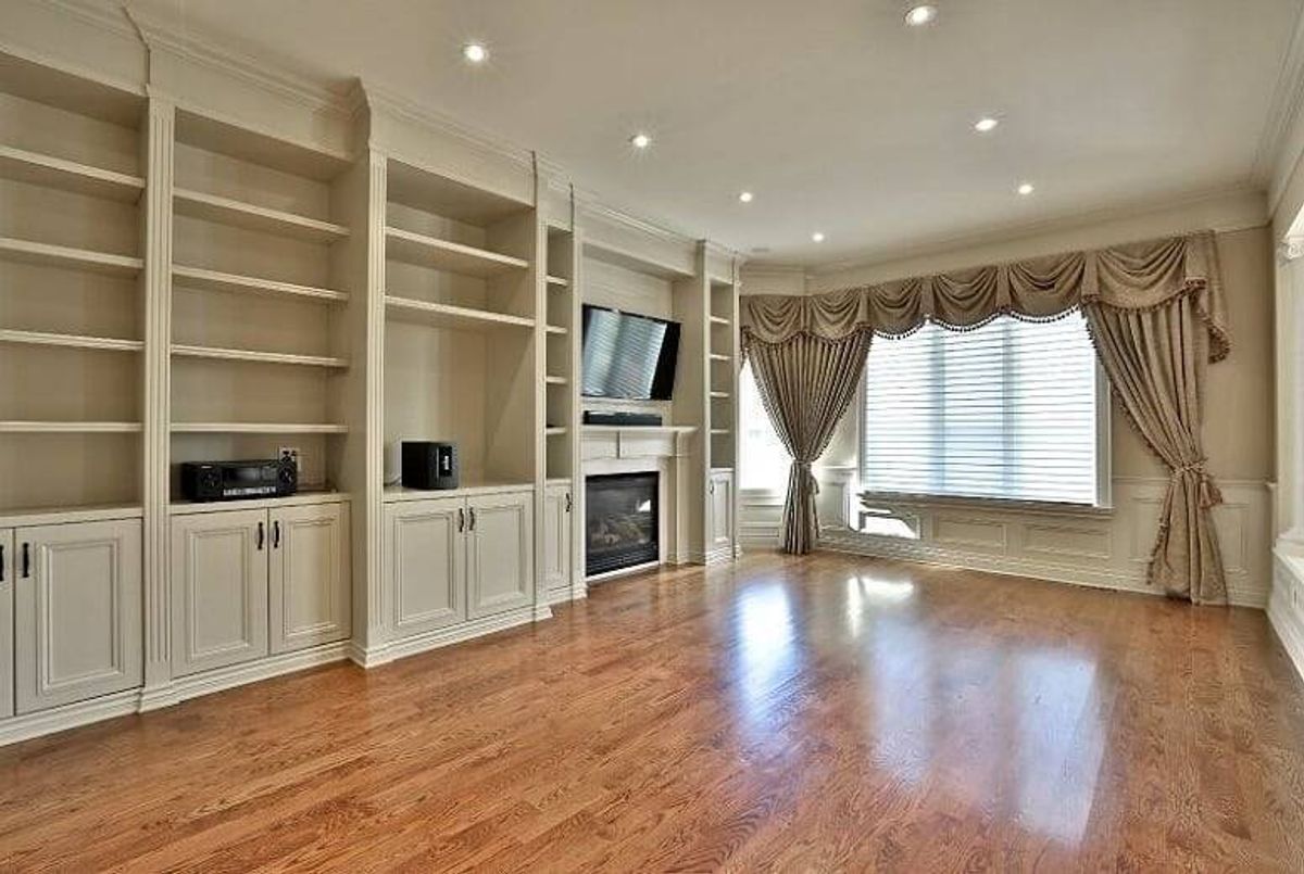10 Cedarwood Ave 10 Cedarwood Ave Toronto