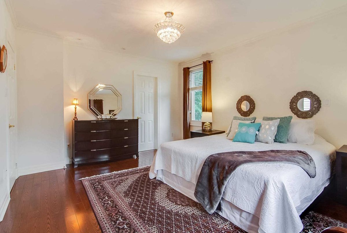 38 Anndale Dr 38 Anndale Dr Toronto