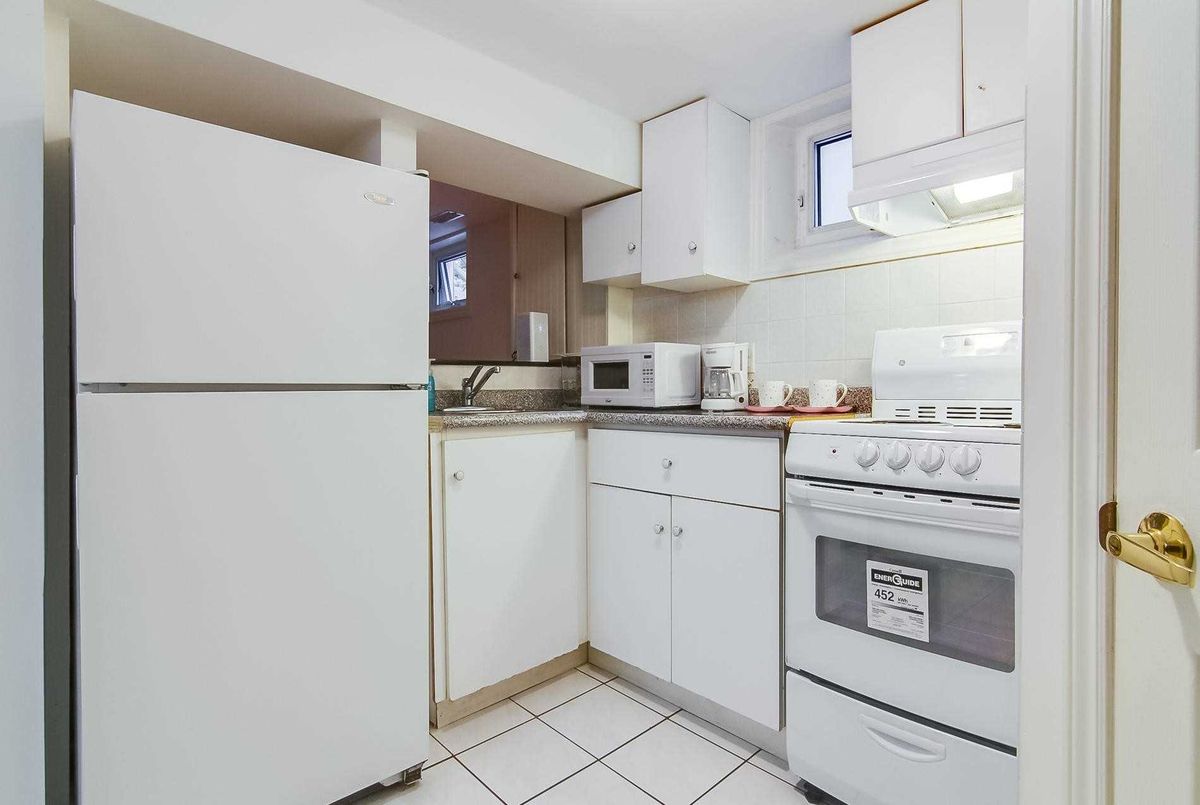 38 Anndale Dr 38 Anndale Dr Toronto