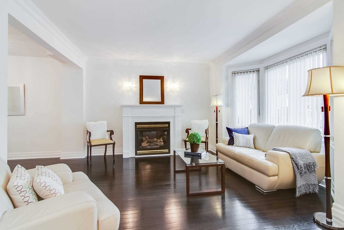 38 Anndale Dr 38 Anndale Dr Toronto