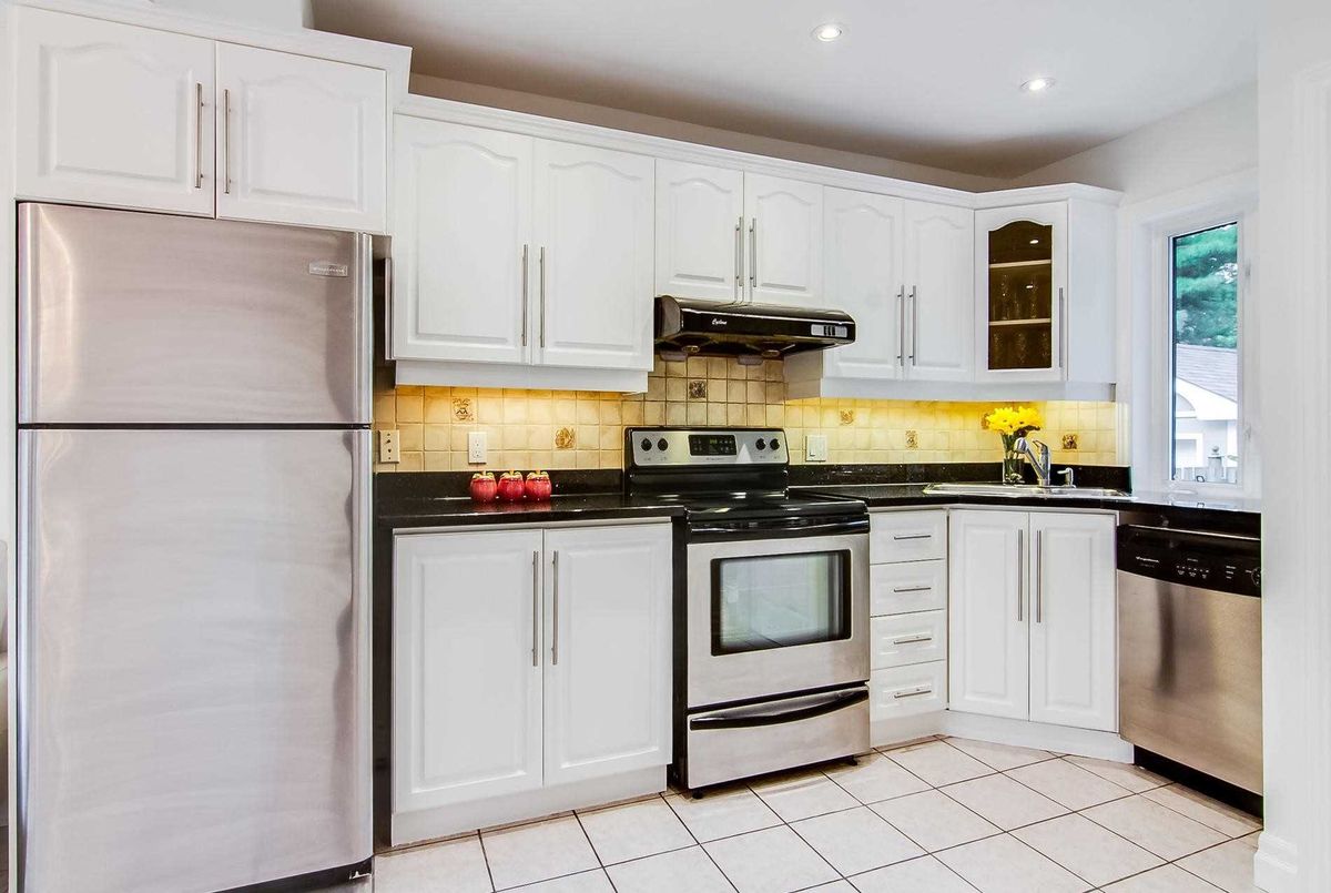 38 Anndale Dr 38 Anndale Dr Toronto